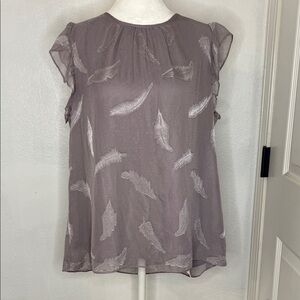 Daniel Rainn lilac feather flowy blouse. Size Large